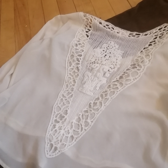 Pretty long sleeve Lace Shirt - Picture 2 of 6